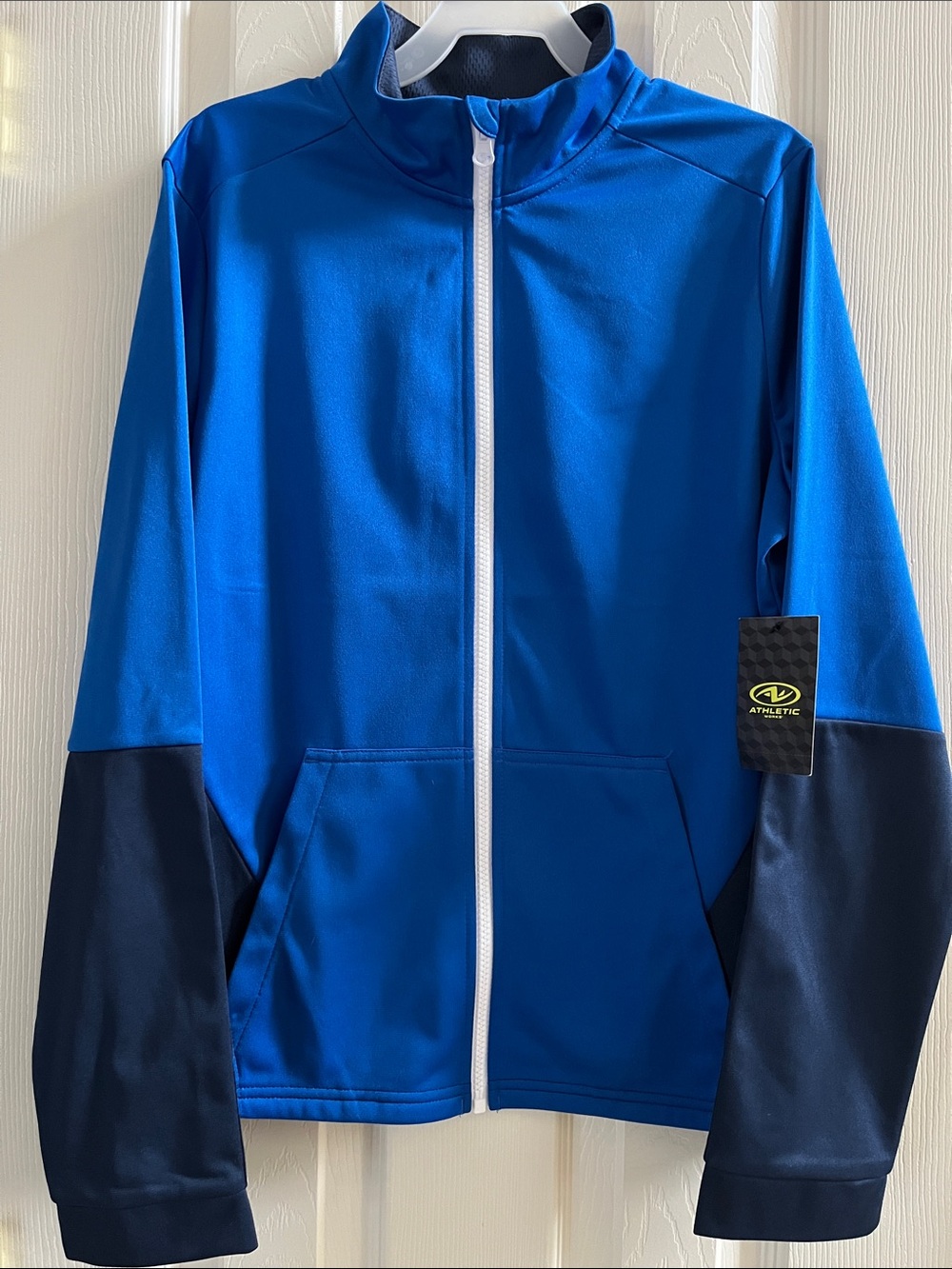 NWT!! Boys Full zip long sleeve jacket